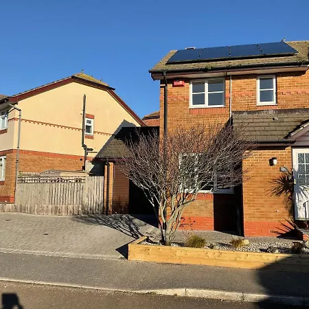 Newly Renovated 2 Bed House Nr Fistral & Gannel Estuary *