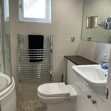 Newly Renovated 2 Bed House Nr Fistral & Gannel Estuary